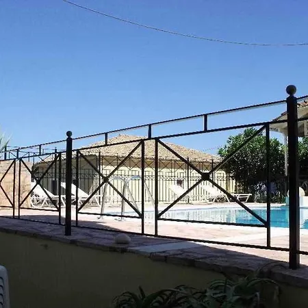 Aragorn Paradise Garden 3* מוראיטיקה