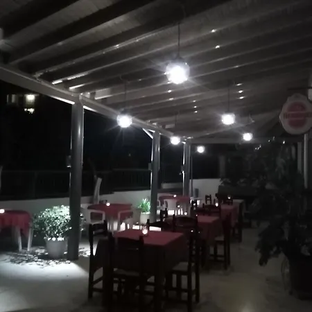 Aragorn Paradise Garden מלון 3*